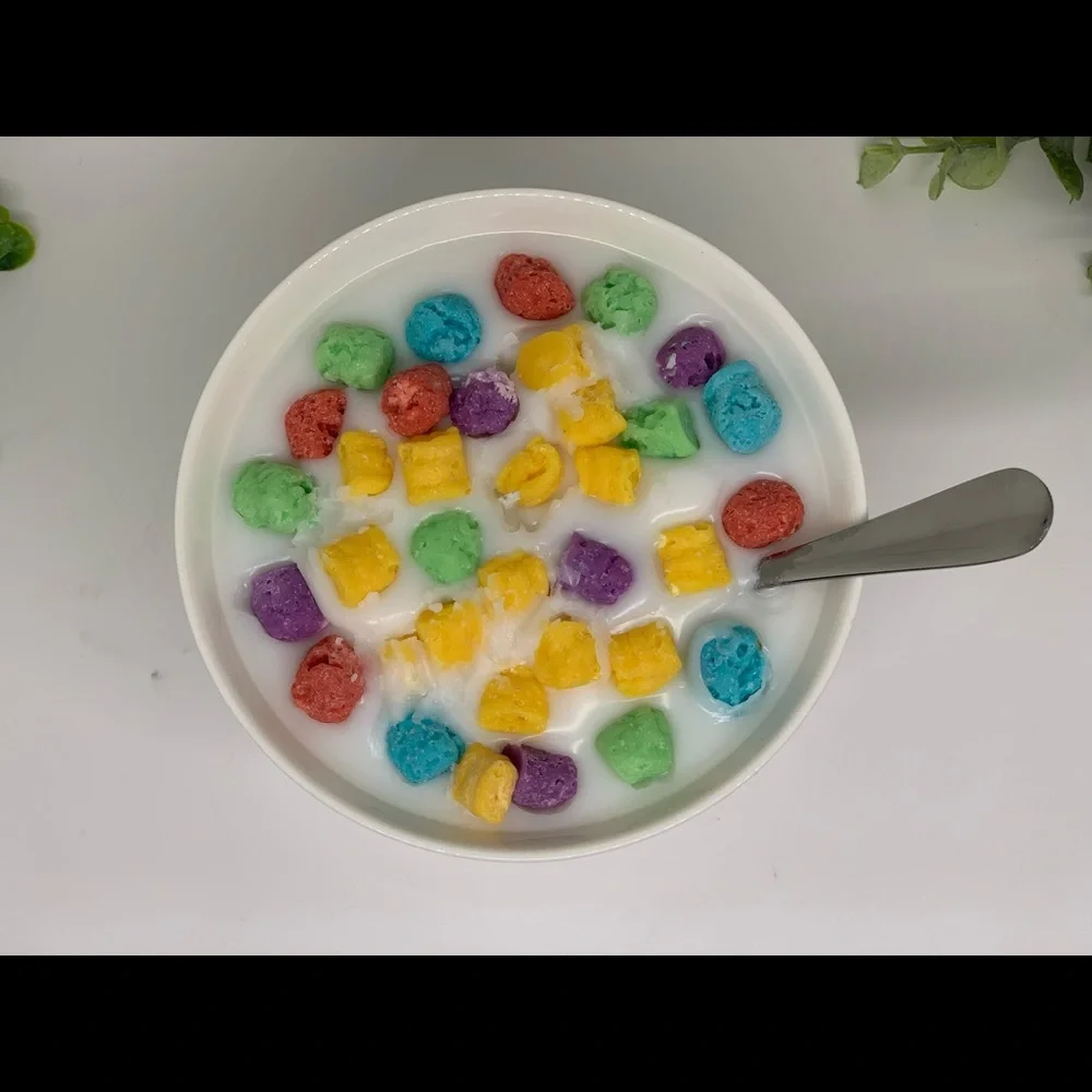 Capt crunch with crunch berries candle. - Picture 2 of 2